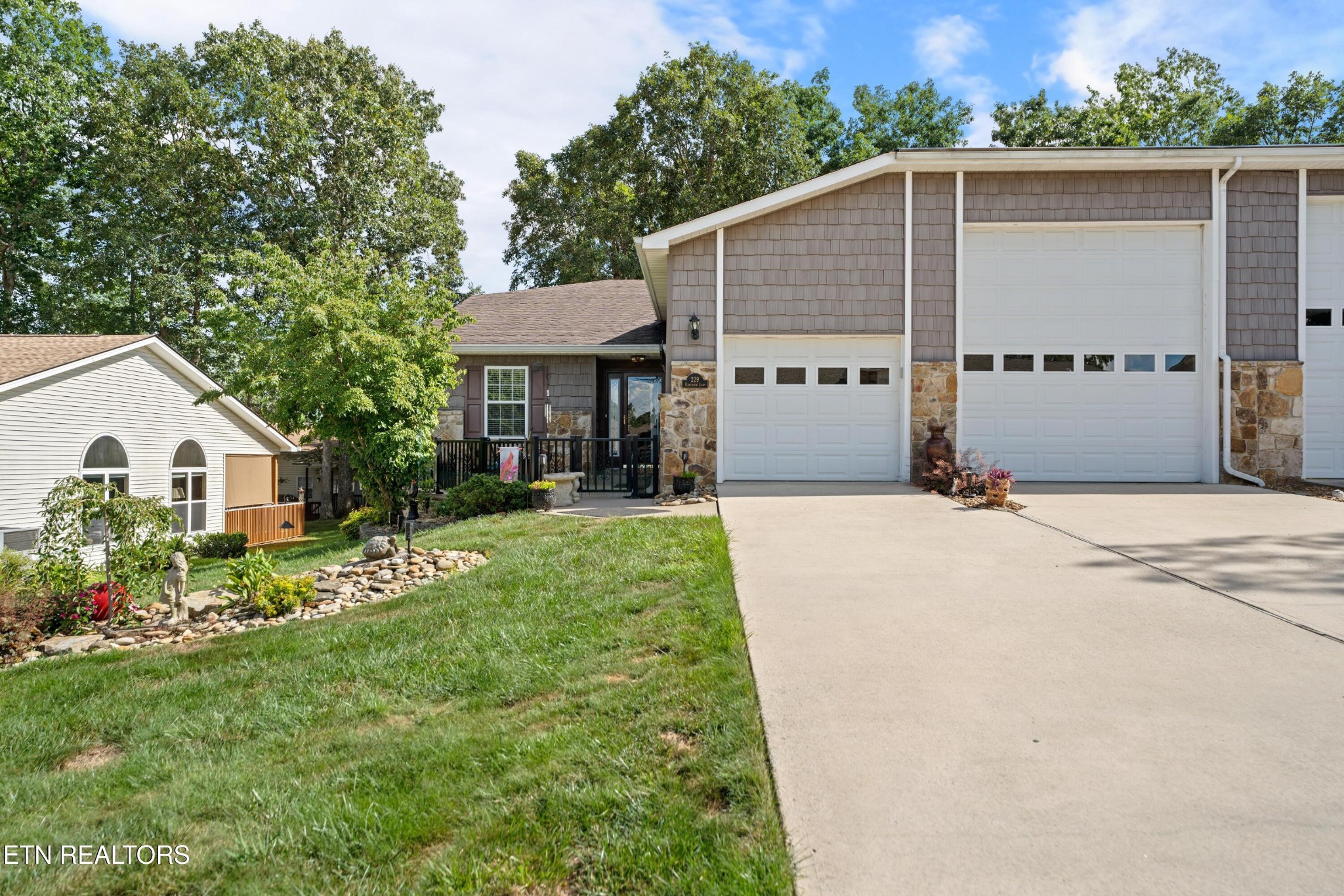 229 Hawthorn Loop Crossville TN 38555