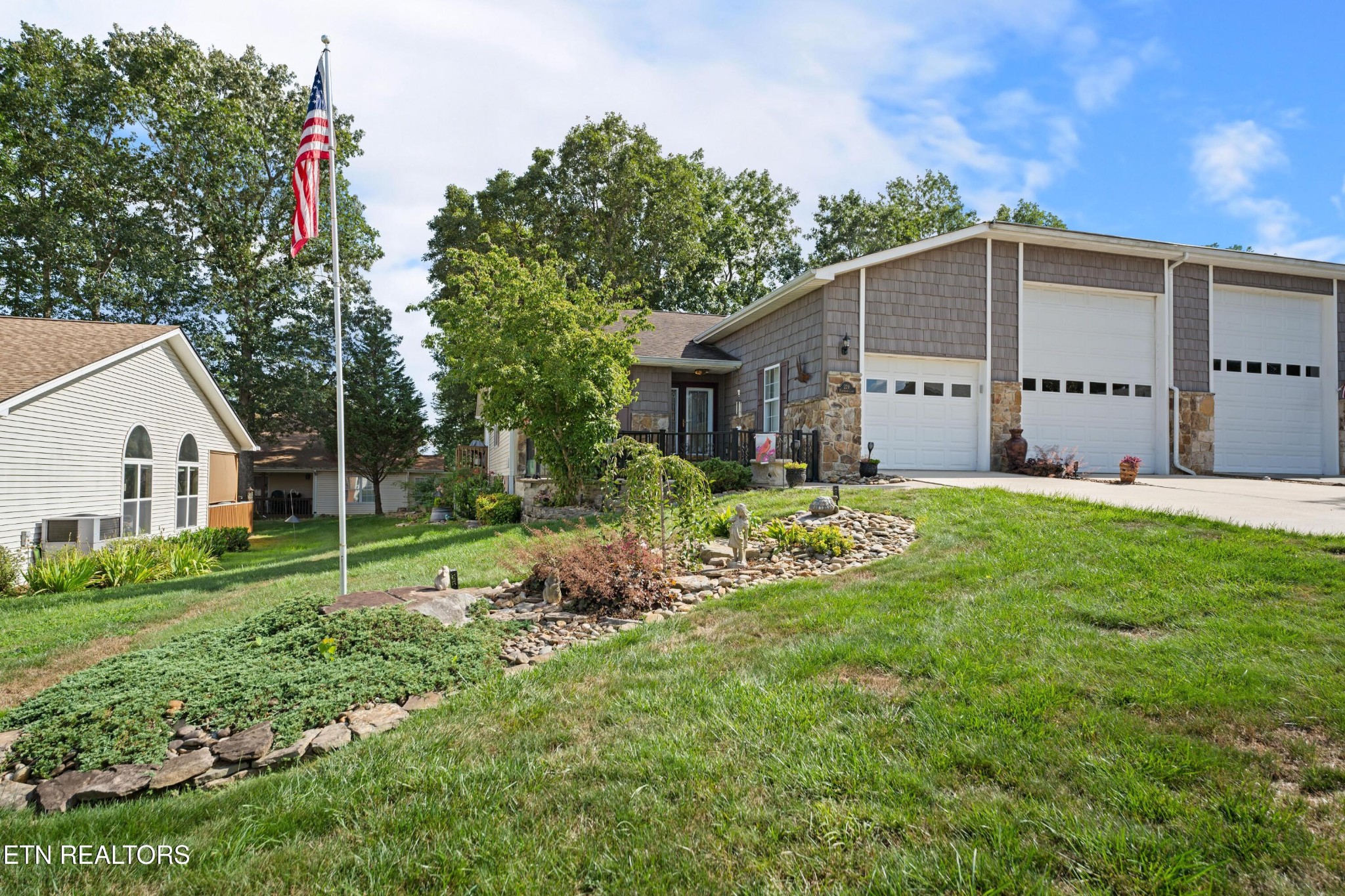 229 Hawthorn Loop Crossville TN 38555
