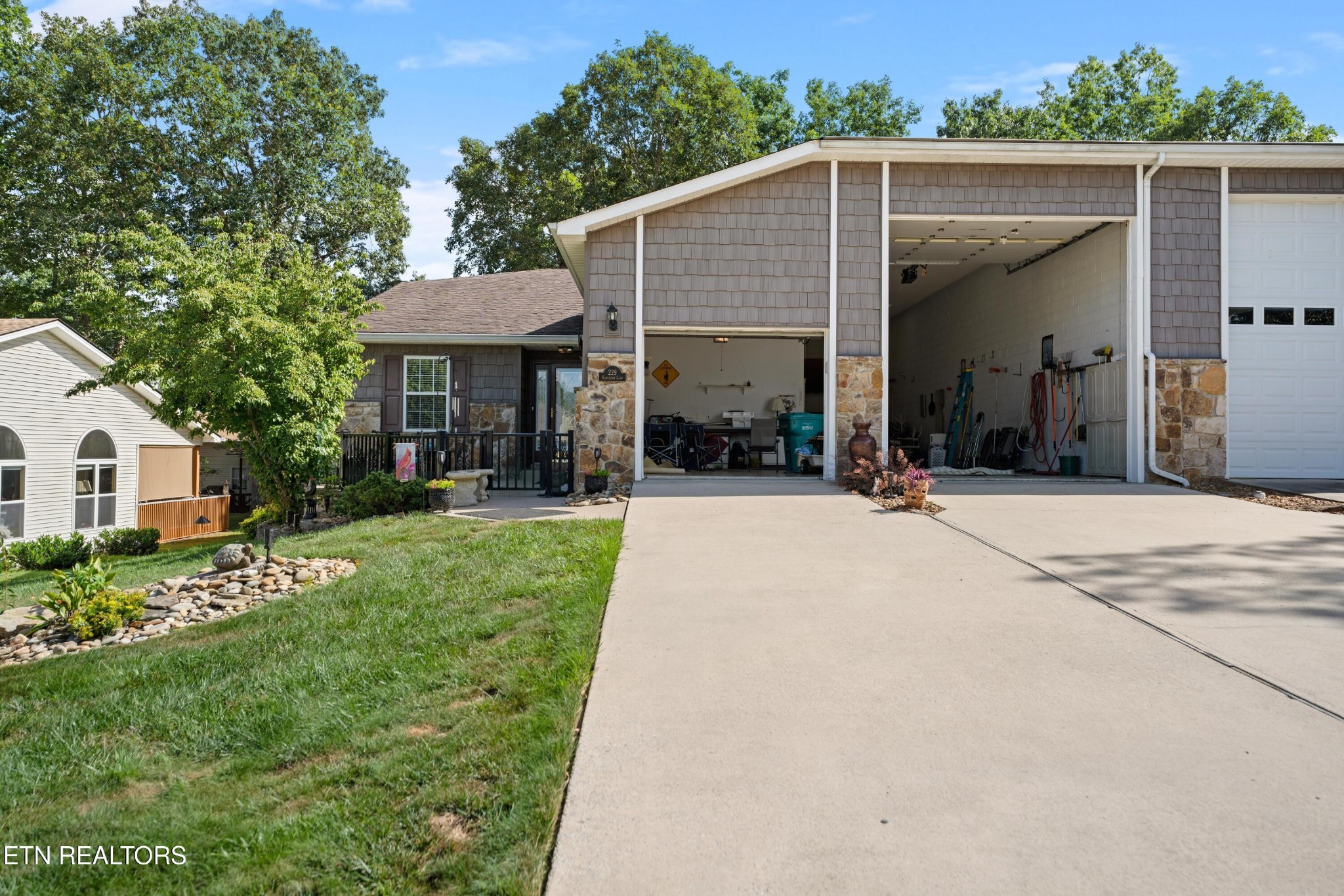 229 Hawthorn Loop Crossville TN 38555