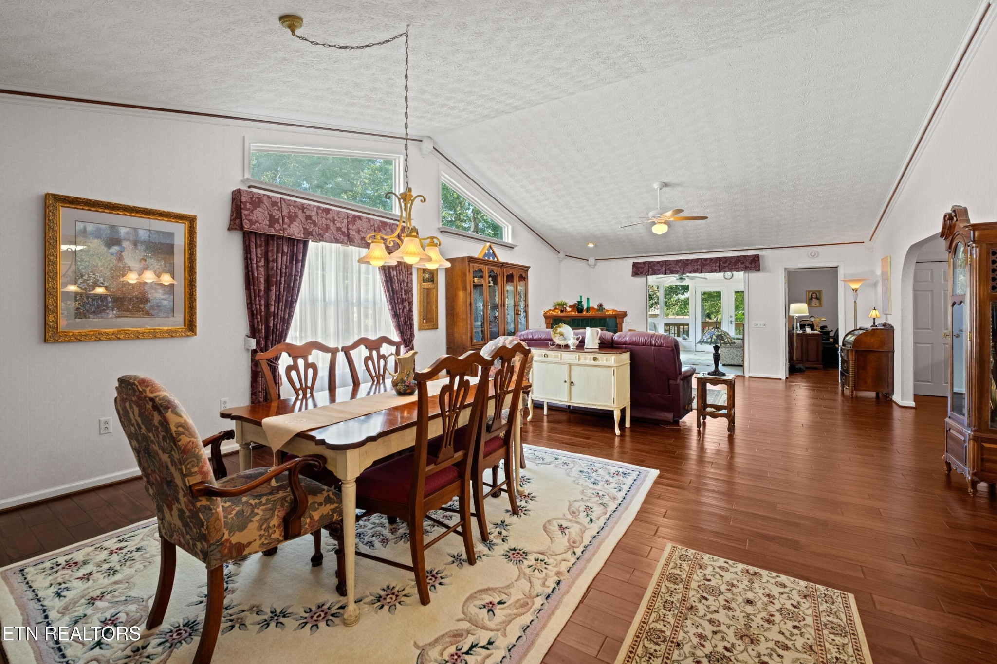 229 Hawthorn Loop Crossville TN 38555