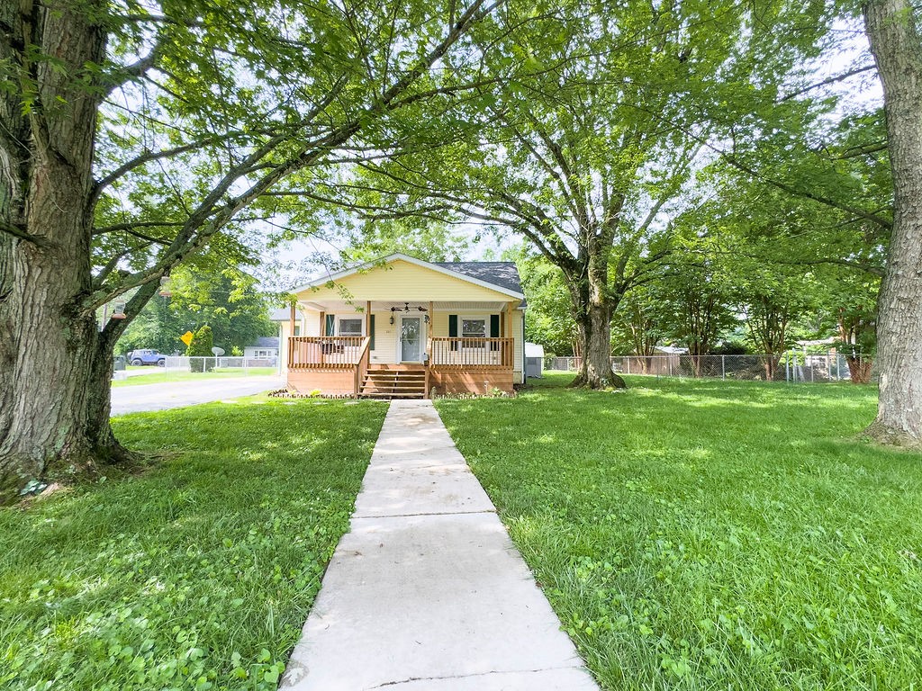 301 Crestview Drive Hopkinsville KY 42240