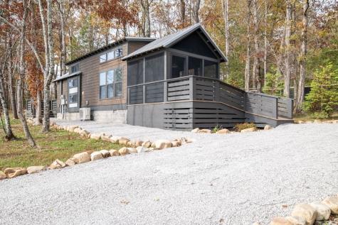 740 Waters Edge Way Tracy City TN 37387