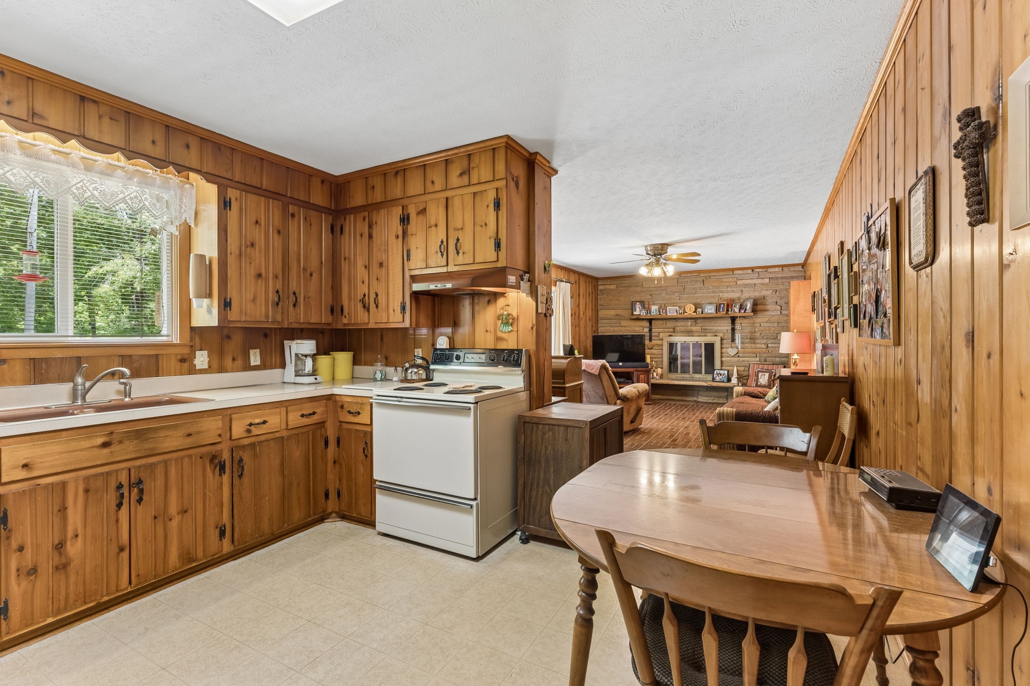 1018 Woodmont Drive Dickson TN 37055