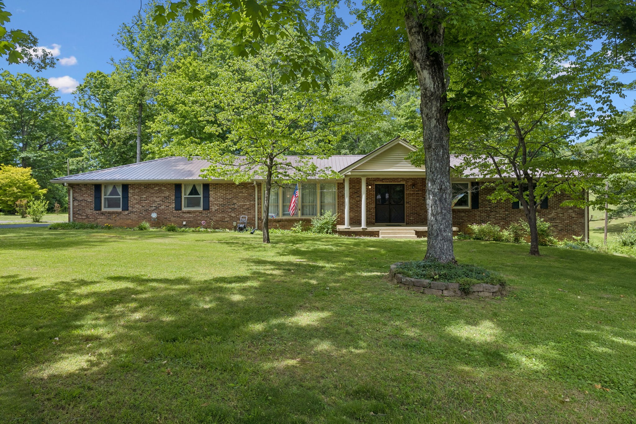 1018 Woodmont Drive Dickson TN 37055