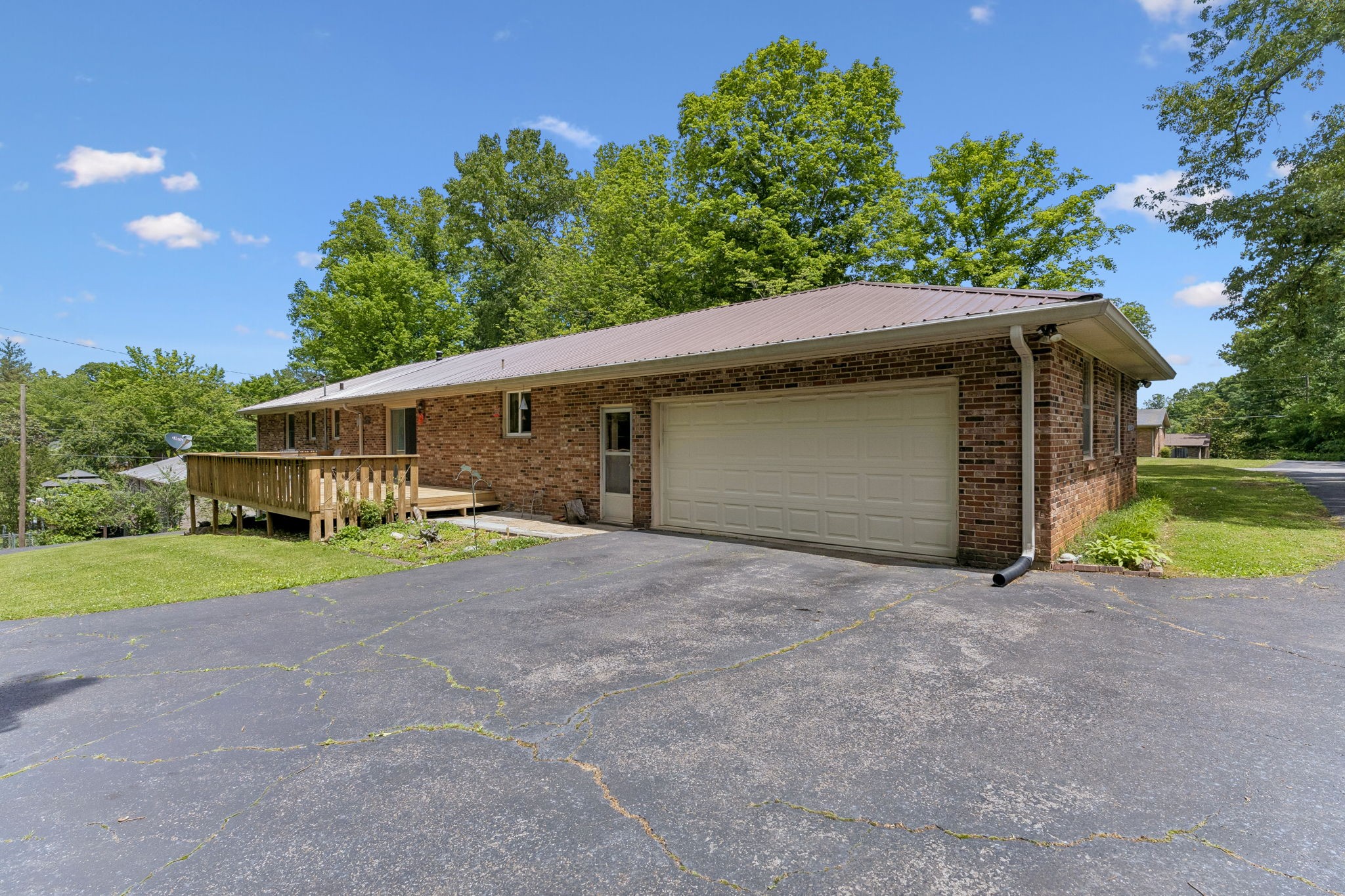 1018 Woodmont Drive Dickson TN 37055
