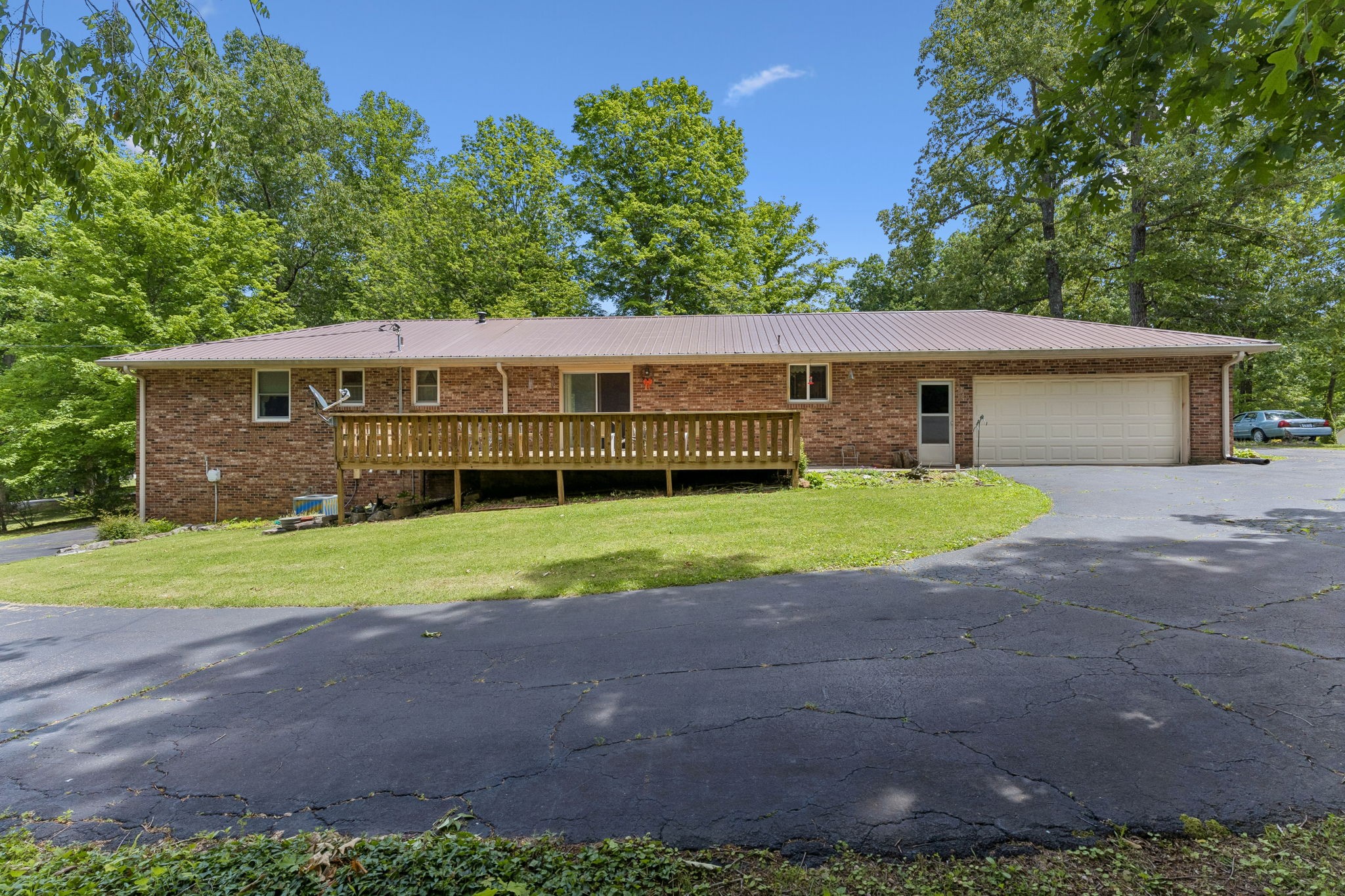 1018 Woodmont Drive Dickson TN 37055