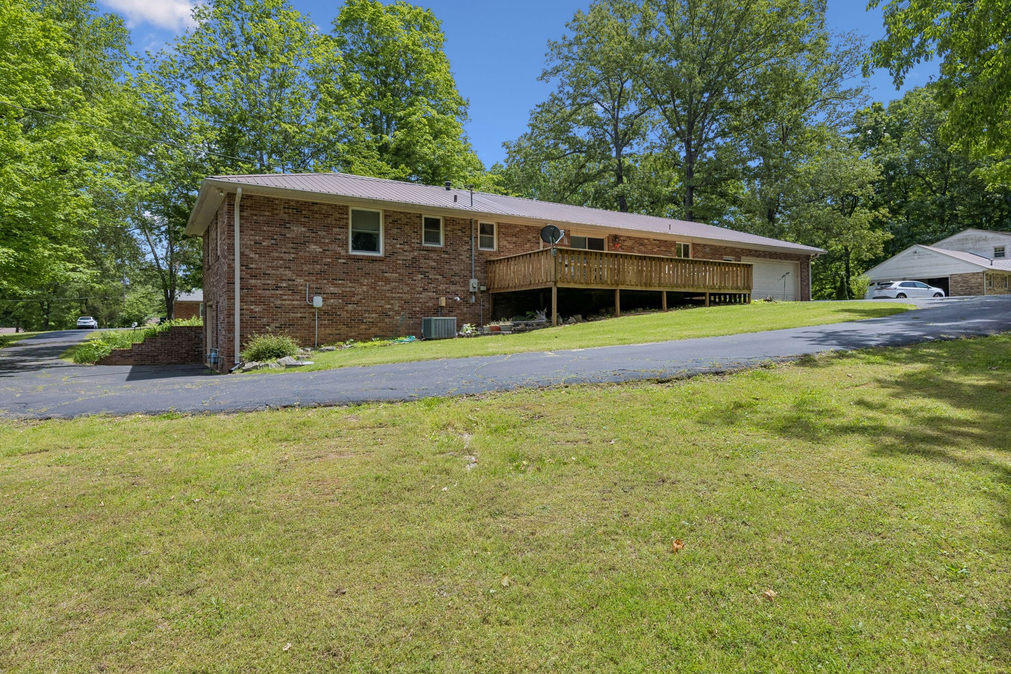 1018 Woodmont Drive Dickson TN 37055