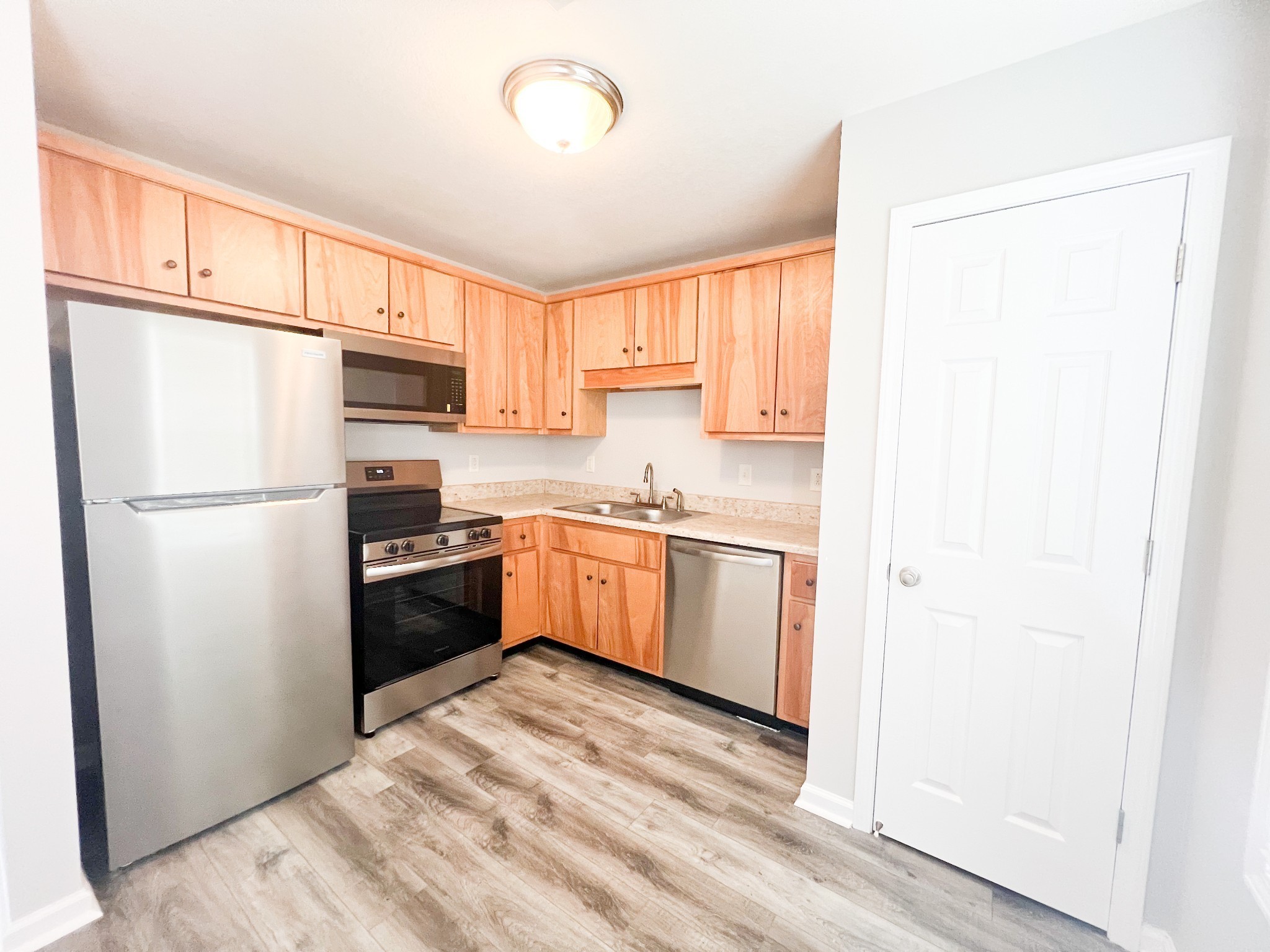1042 W Creek Coyote Trail Clarksville TN 37042