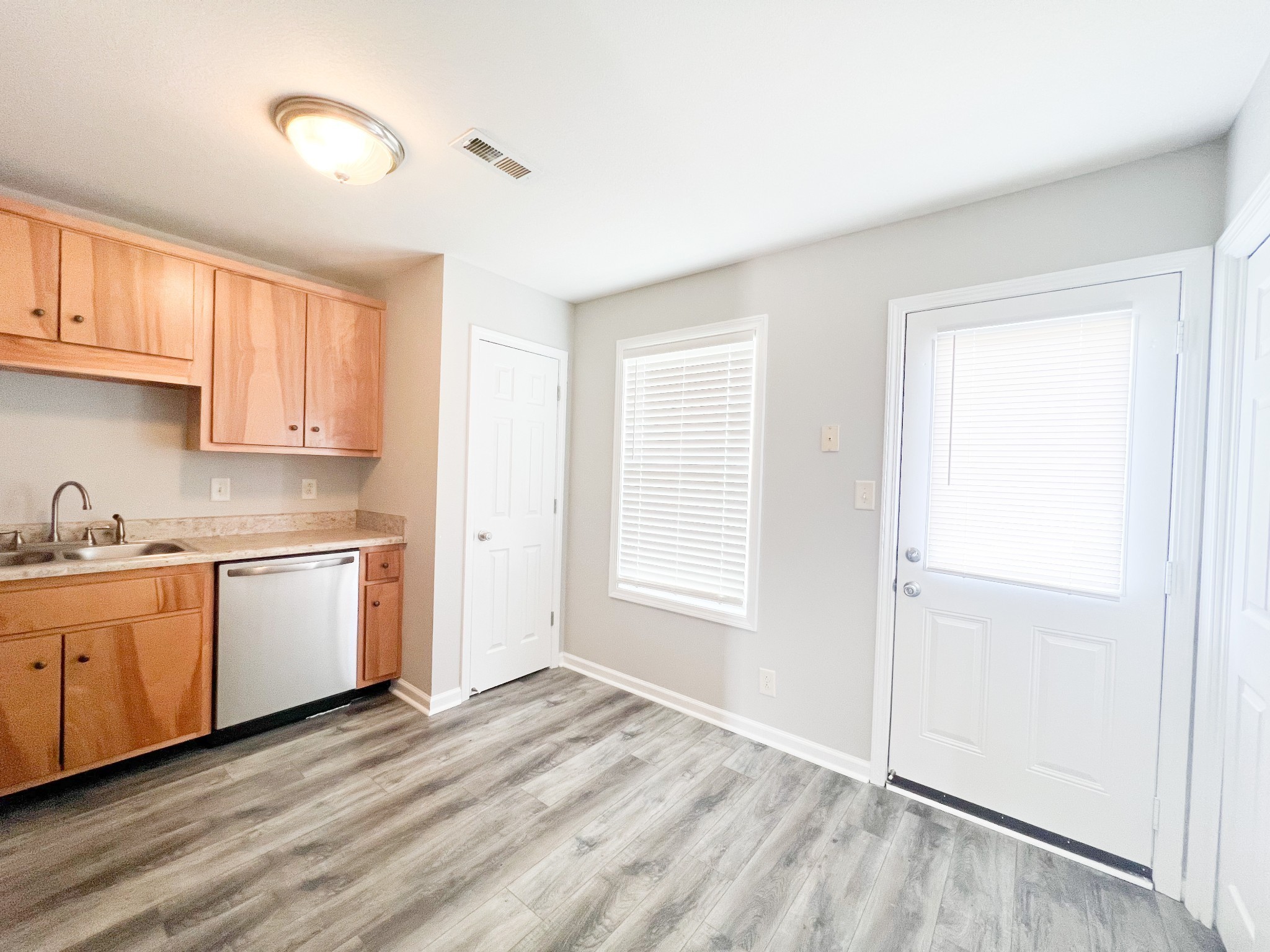1042 W Creek Coyote Trail Clarksville TN 37042