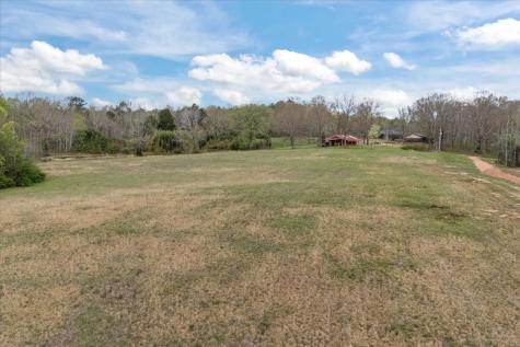 1759 Mckelvy Road Camden TN 38320