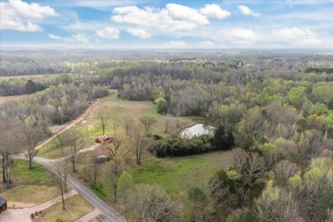 1759 Mckelvy Road Camden TN 38320