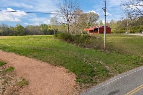 1759 Mckelvy Road Camden TN 38320