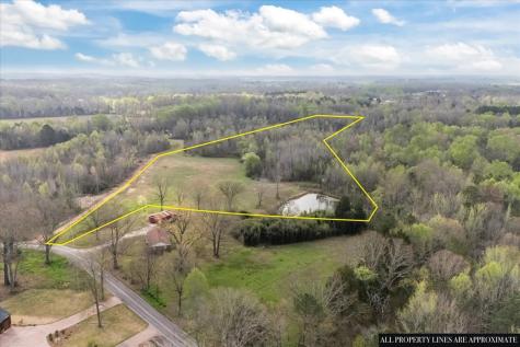 1759 Mckelvy Road Camden TN 38320