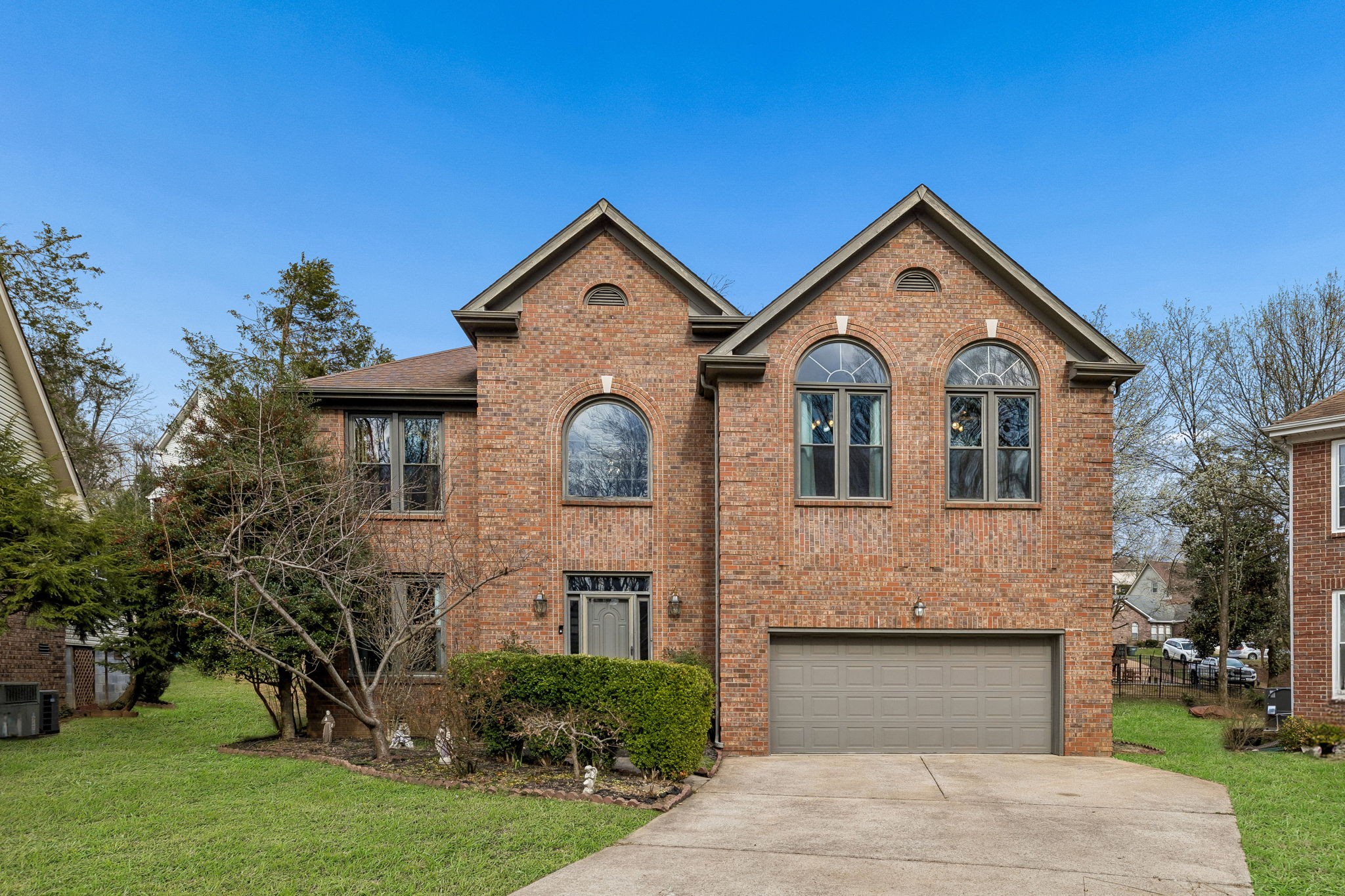 2213 S Ashford Court Nashville TN 37214
