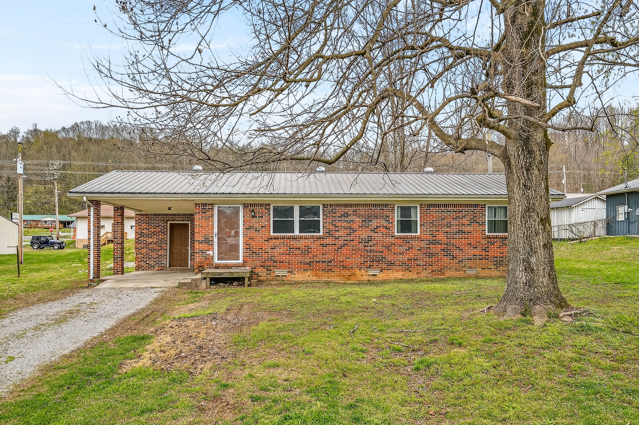 1105 Riverside Drive Celina TN 38551