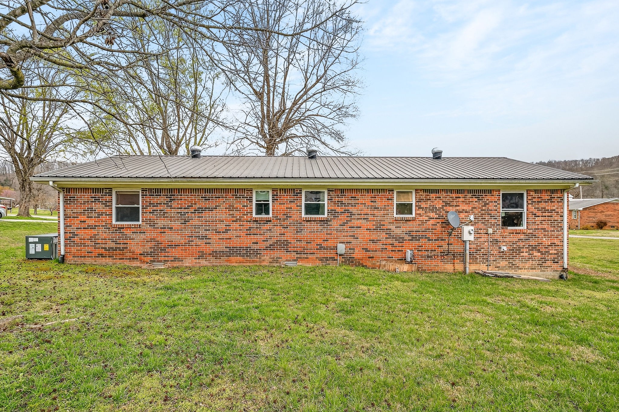 1105 Riverside Drive Celina TN 38551
