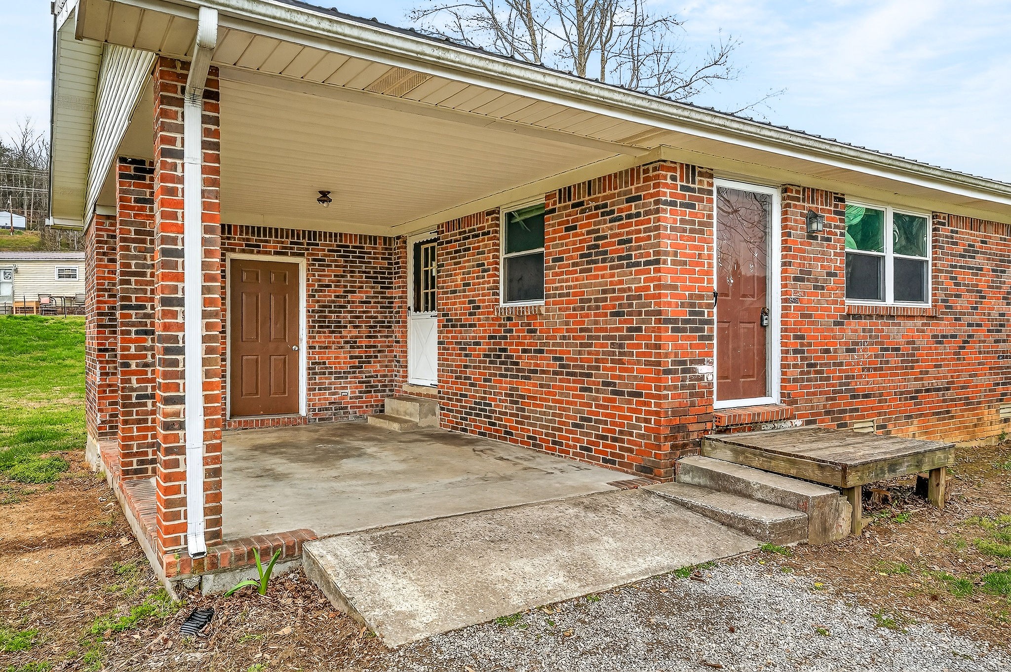 1105 Riverside Drive Celina TN 38551