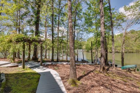 2205 Lakeshore Drive Monteagle TN 37356