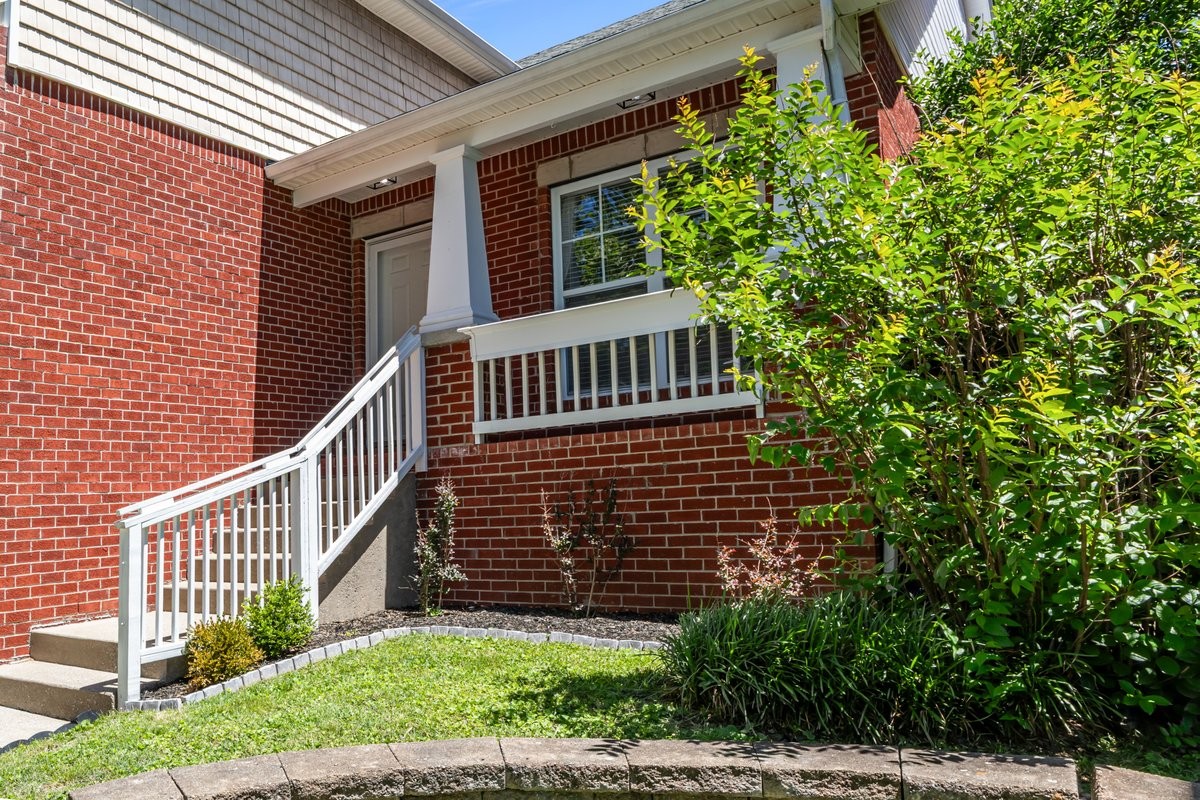 7020 Bridgeport Drive Nashville TN 37221