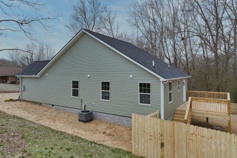 904 W 5th Street Dickson TN 37055