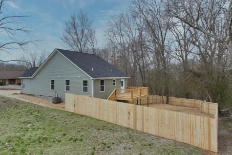 904 W 5th Street Dickson TN 37055