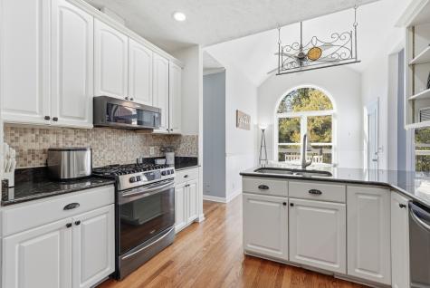 152 Covington Bend White House TN 37188