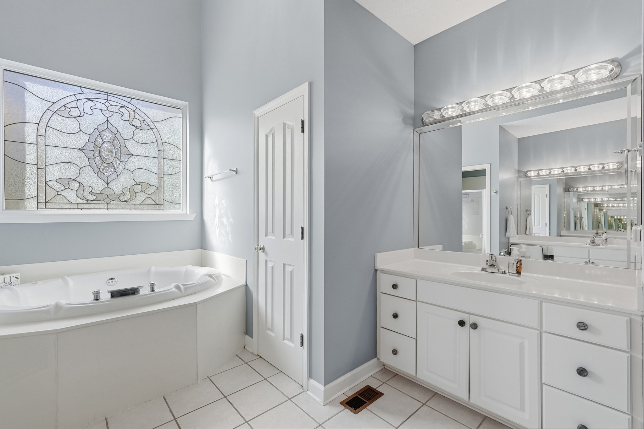 152 Covington Bend White House TN 37188