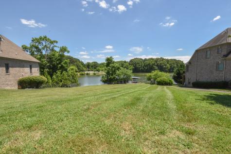 131 Lake Harbor Drive Hendersonville TN 37075