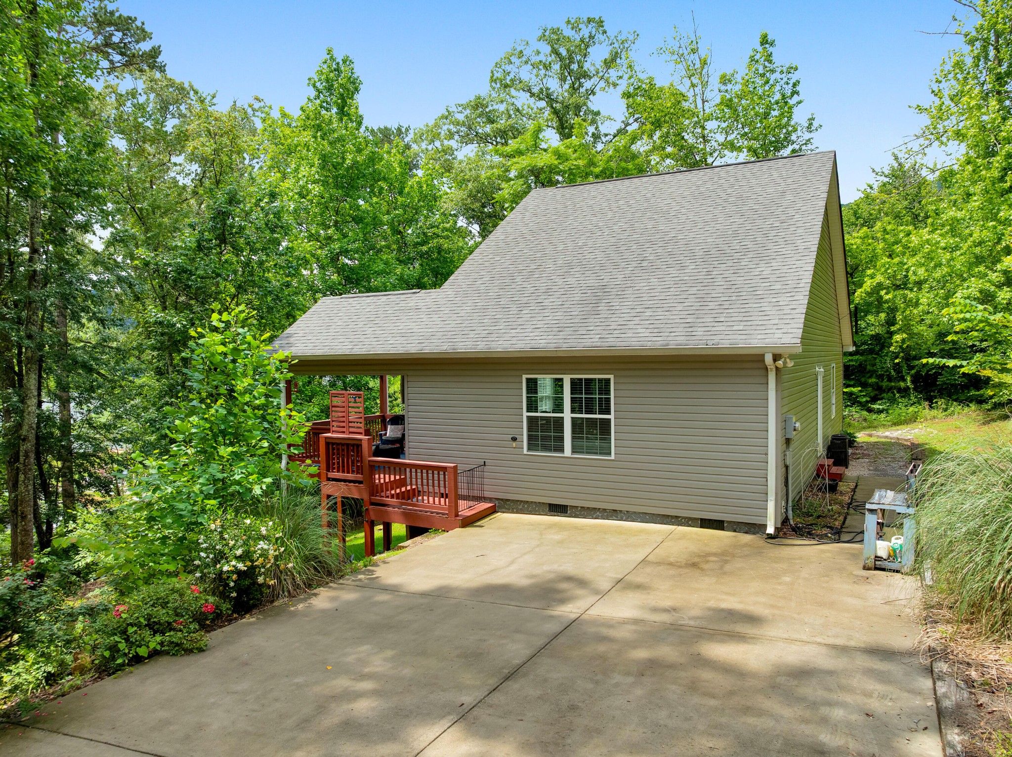 13442 Mullins Cove Road Whitwell TN 37397