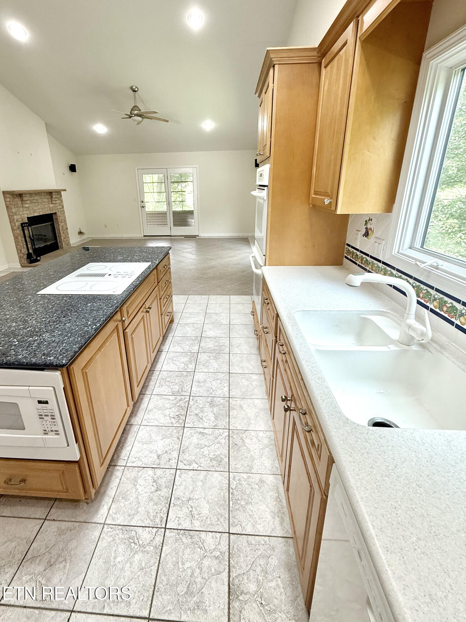 17 Kenwood Court Crossville TN 38558