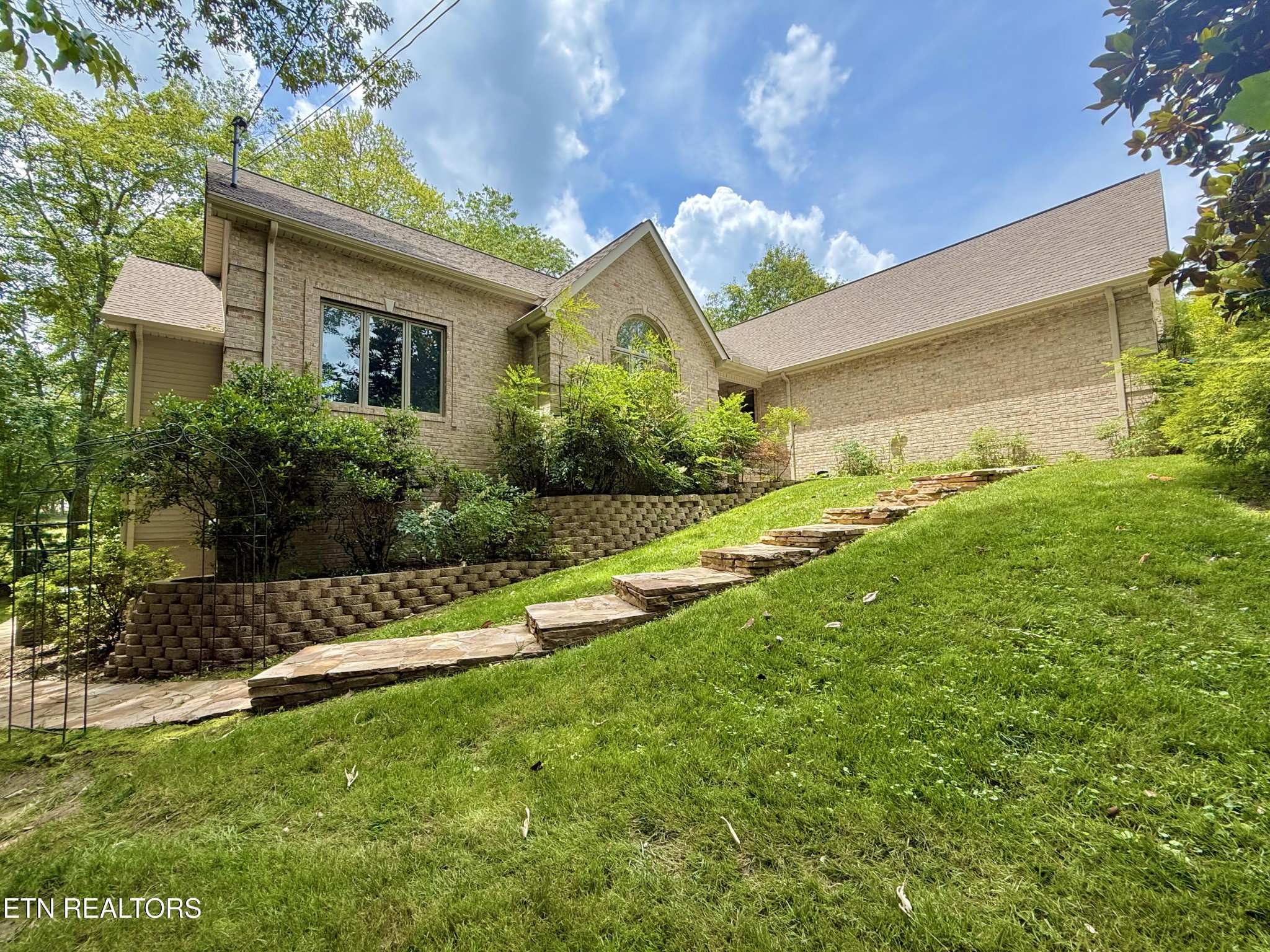 17 Kenwood Court Crossville TN 38558