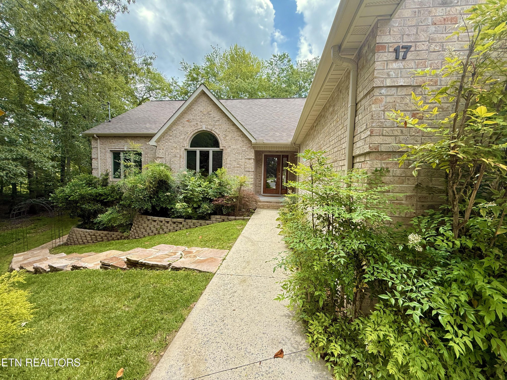 17 Kenwood Court Crossville TN 38558
