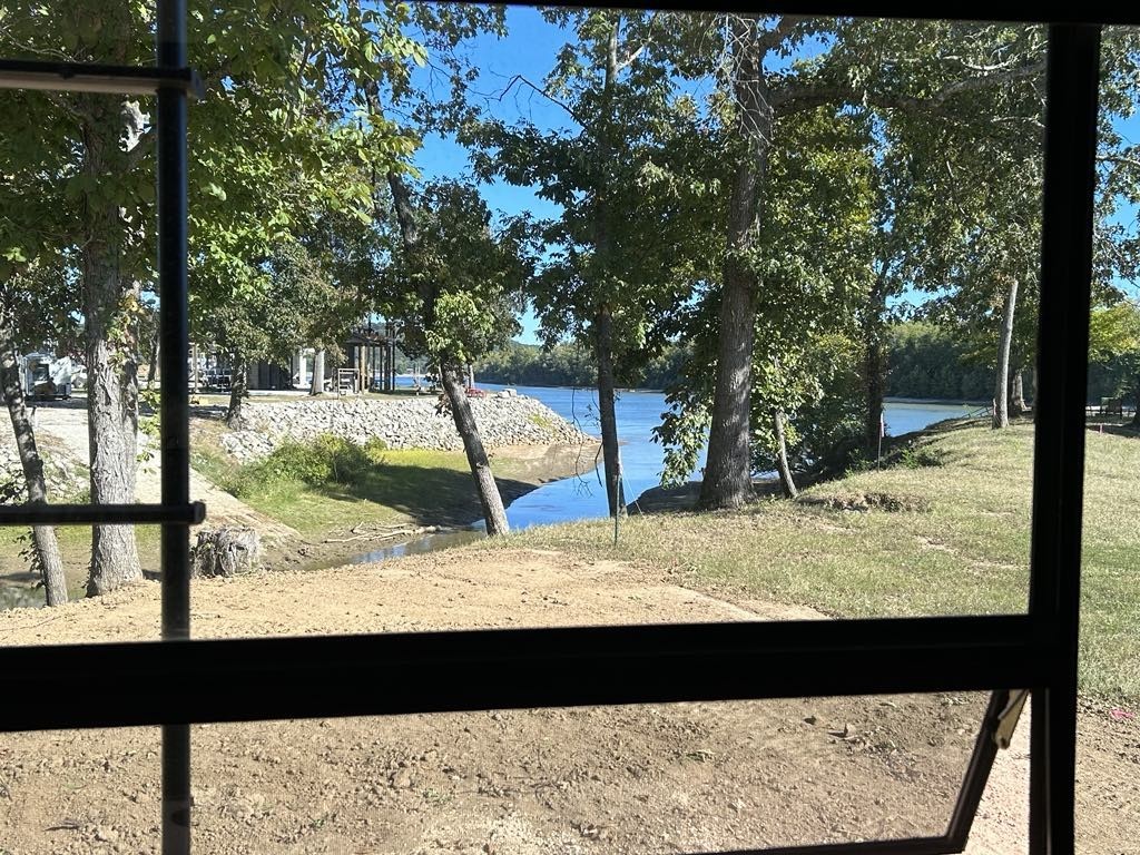 942 Lexi Lane Clifton TN 38425