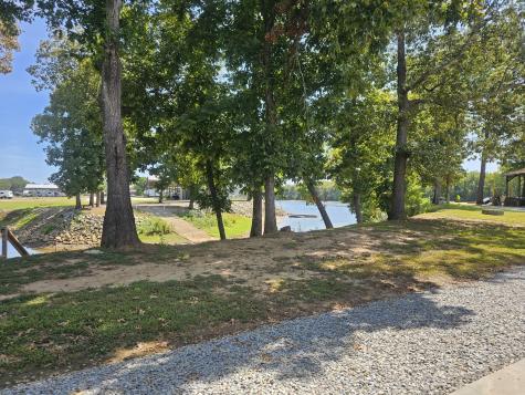 942 Lexi Lane Clifton TN 38425
