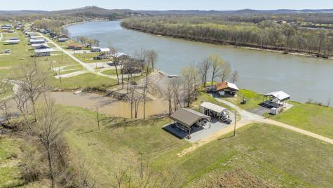 942 Lexi Lane Clifton TN 38425