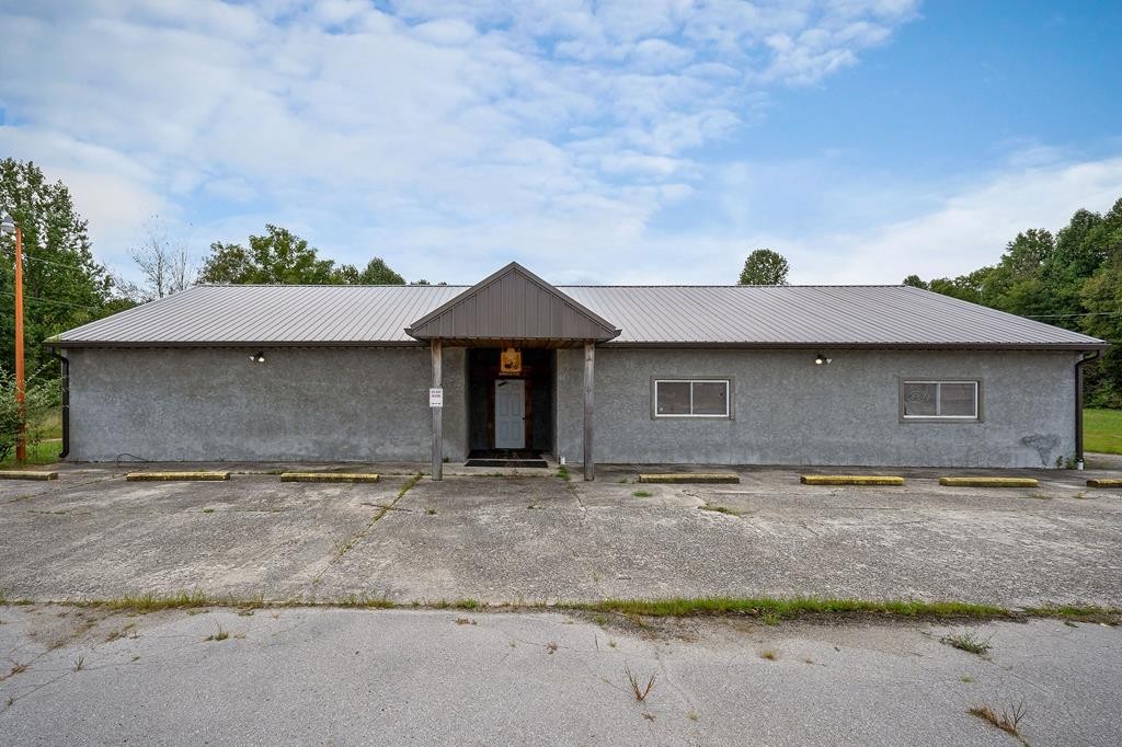 14127 Crossville Highway Sparta TN 38583