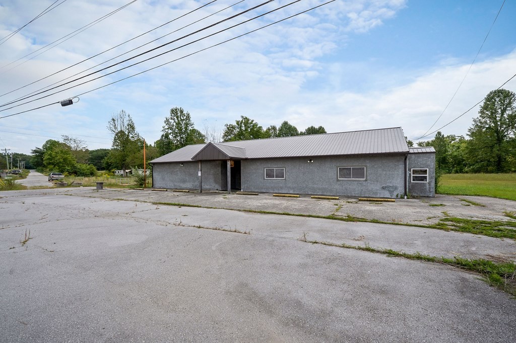 14127 Crossville Highway Sparta TN 38583