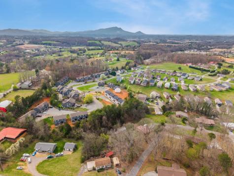 1479 William Holt Boulevard Sevierville TN 37862