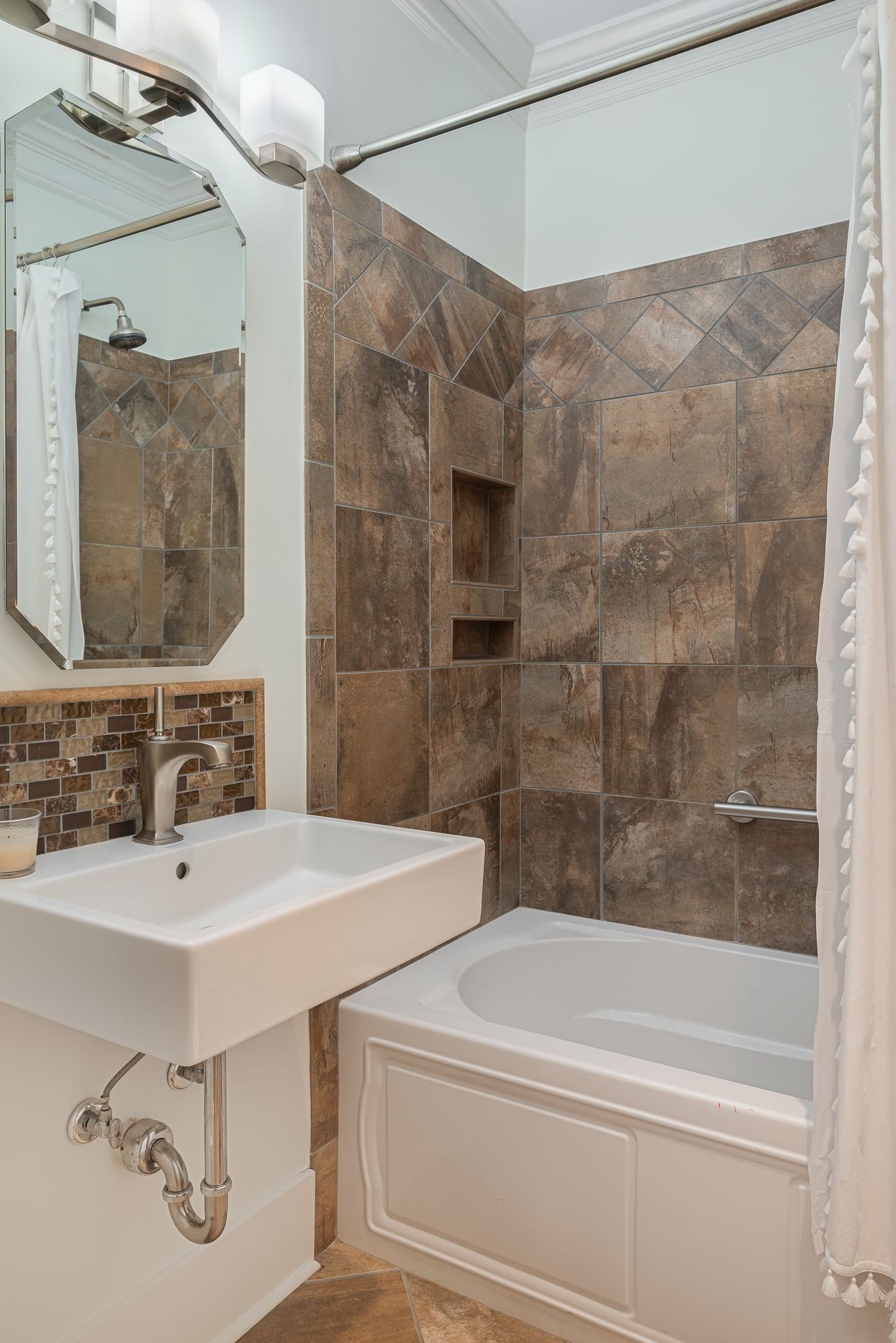 2402 Oakland Avenue Nashville TN 37212