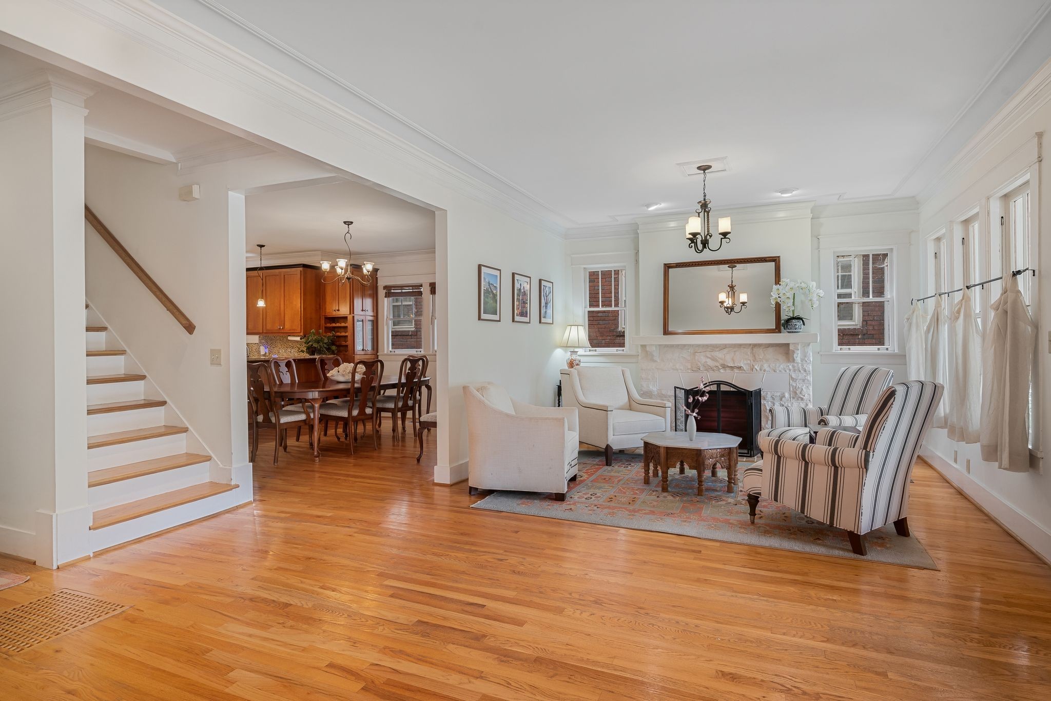2402 Oakland Avenue Nashville TN 37212