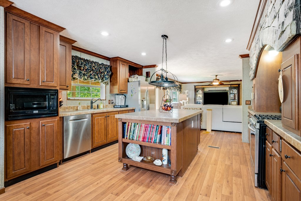 6826 Smithville Highway Silver Point TN 38582