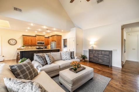 121 Grayson Lane White House TN 37188