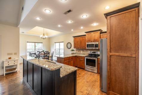 121 Grayson Lane White House TN 37188