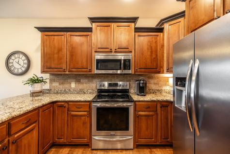 121 Grayson Lane White House TN 37188