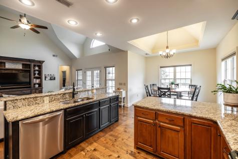 121 Grayson Lane White House TN 37188