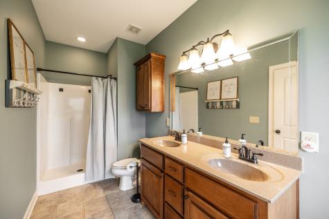 121 Grayson Lane White House TN 37188