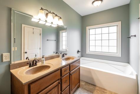 121 Grayson Lane White House TN 37188