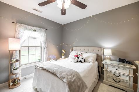 121 Grayson Lane White House TN 37188