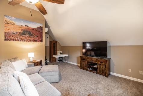 121 Grayson Lane White House TN 37188