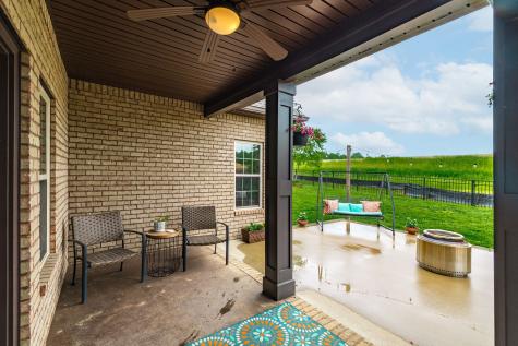 121 Grayson Lane White House TN 37188